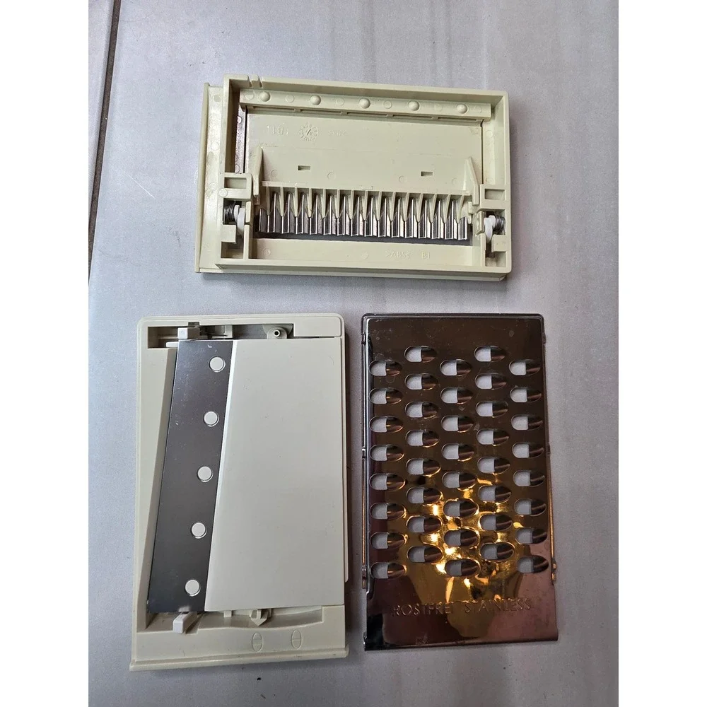 Pampered Chef Ultimate Mandoline Slicer Replacement Blades and‎ Storage Case A2